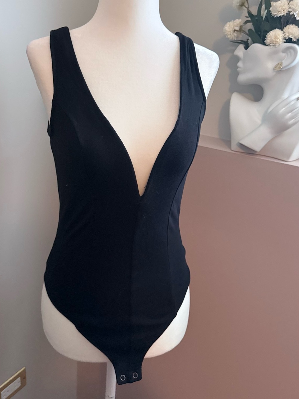 Women’s Express Small Black Deep V-Neck Women’s Bodysuit